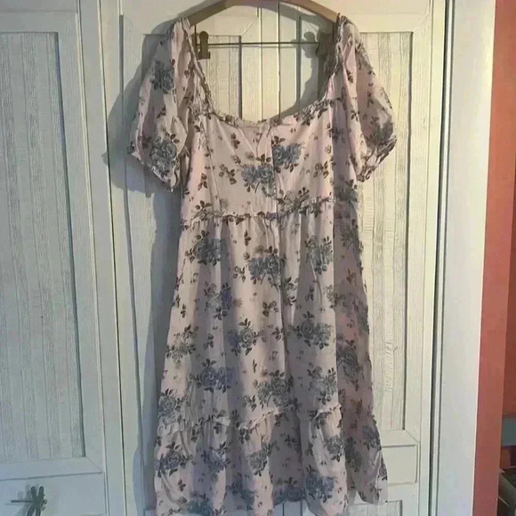 Forever Floral Smocked Dress - Gal Meets Glam sz 16 - Picture 9 of 9